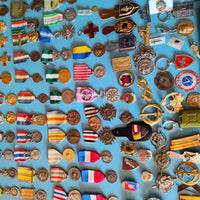 Gros lot de médailles Insignes