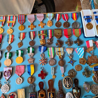 Gros lot de médailles Insignes
